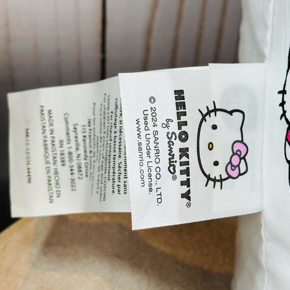 Hello Kitty 2024 100% Cotton 4 Piece Full Sheet Set NWT OEKO TEX Sanrio Pink - Picture 2 of 14